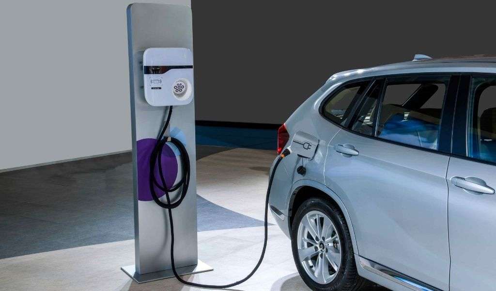 Elektrikli araçlarda gps takip cihazı